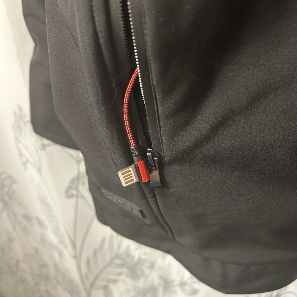 Men's Isopho Black Smart heating Jacket . Size 3xl. Battery not included. - Picture 4 of 11
